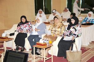 دسلوى الجسار في مقدمة الحضور
