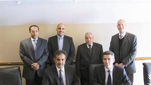 دصلاح المضحي والوفد المرافق له مع مسؤولي المركز