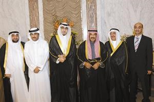 سمو الشيخ ناصر المحمد ودانس الرشيد يهنئان﻿
