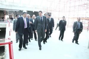 رئيس الوزراء الاردني خلال جولته في المشروع ﻿