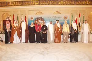 دفاضل صفر وعبدالرحمن العطية ومحمد الكندري مع المشاركين في المؤتمر
كرم ذياب
