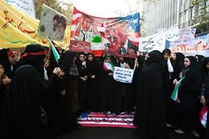 ايرانيات يشاركن في مظاهرات الذكرى 31 للهجوم على السفارة الاميركية في طهران رويترز