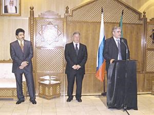 مستشار الرئيس الروسي الكسي غريشين يلقي كلمته
