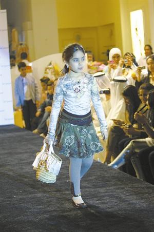 عرض أزياء خريف وشتاء 2010 – 2011 للأطفال بخطوط ألمانية من «Roma e Toska»