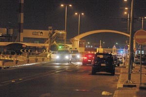 سيارات الاسعاف تنقل مصابين الى المستشفى محمد ماهر