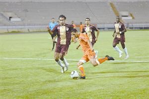 فيصل العدواني: الفوز ببطولة محلية وتحقيق مركز متقدم في الدوري الممتاز والعودة للأزرق أهم أهدافي المقبلة