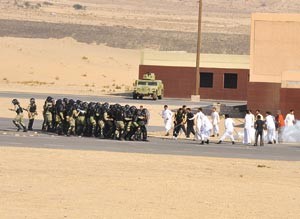 كيفية التعامل مع التجمعات خارج المباني