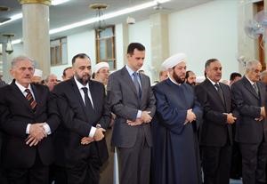 الرئيس السوري د بشار الاسد خلال صلاة عيد الاضحى المبارك في مسجد منجك بدمشقسانا