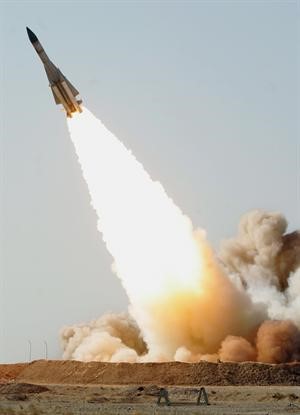 صورة وزعتها وزارة الدفاع الايرانية لما اكدت انه اختبار ناجح لصاروخ اس 200 افپ﻿