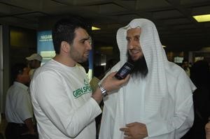 الشيخ محمد الحمود النجدي متحدثا عن رحلته للزميل محمد راتب