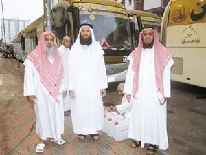 الشيخ حمد الامير مع النائب خالد السلطان وم طارق العيسى﻿