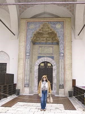 الزميلة الحوطي في مسجد خسرو بك﻿