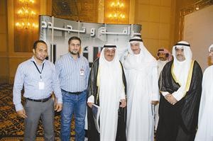 الشمالي خلال زيارته جناح الانباء