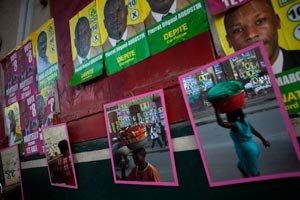 صور احد المرشحين الرئاسيين في انتخابات هاييتي 	اپ