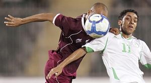 مدافع قطر حامد شامي اهدى السعودية هدفا قاتلا تسبب في خروج منتخب بلاده 	رويترز﻿