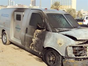 سيارة الاموال ويبدو عليها اثار الحريق﻿