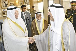 صاحب السمو الامير الشيخ صباح الاحمد مستقبلا دعادل الفلاح بحضور وزير الاوقاف والشؤون الاسلامية المستشار راشد الحماد