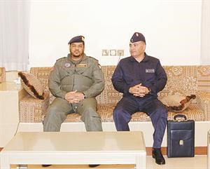العميد اركان حرب طيار اشرف الداودي لدى وصوله﻿