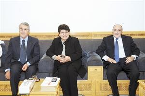 درشا الصباح متوسطة محمد بن عيسى والسفير محمد بلعيش انور الكندري
