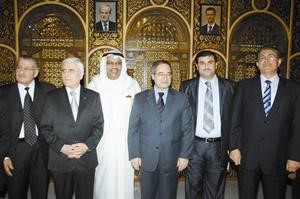 دفيصل المقداد والسفير السوري مع بعض الحضور ومنهم الزميل فريد سلوم
