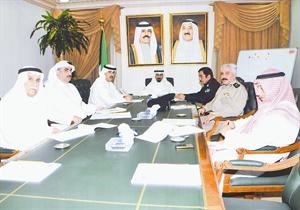 الشيخ علي الجابر مترئسا الاجتماع