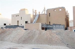 حفر وازالة اجزاء من البيت