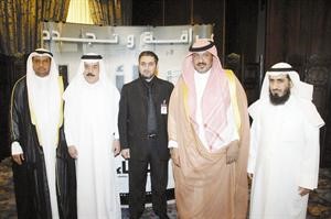 الشيخ طلال الخالد في جناح الانباء
