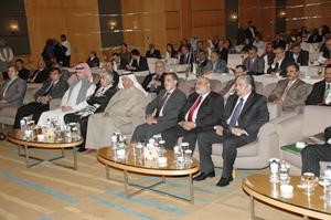 دراشد الرشود وديوسف العوضي في مقدمة الحضور
كرم ذياب
