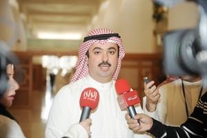 علي الراشد متحدثا