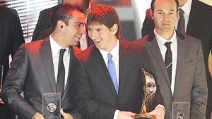 ثلاثي برشلونة انييستا وميسي وتشافي يتصارعون على جائزة افضل لاعب في العالم الكرة الذهبية﻿
