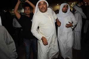 عبدالرحمن العنجري بعد تعرضه للضرب من القوات الخاصة