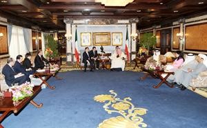 سمو رئيس الوزراء الشيخ ناصر المحمد خلال استقباله ارمين كيان
﻿