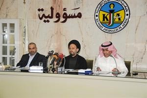 السيد علي فضل الله متوسطا الزميل عدنان الراشد والمستشار السياسي والاعلامي للسيد هاني عبداللههاني الشمري