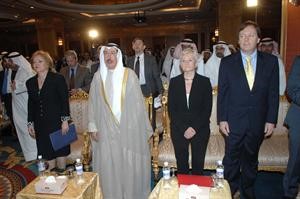احمد الهارون يتوسط السفيرة الاميركية ديبورا جونز وبولين نفيل في بداية المؤتمر
﻿﻿محمد ماهر
﻿
