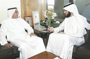 الزميل ناصر الخالدي محاورا رئيس مجلس ادارة بيت التمويل الكويتي بدر المخيزيم