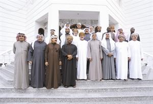 وزير الدولة للشؤون الخارجية العماني يوسف بن علوي والسفير العماني الشيخ سالم المعشني وبدر المخيزيم واحمد الجارالله ويوسف خالد المرزوق وعدنان الراشد وبعض الشخصيات في احدى المناسبات