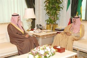 سمو ولي العهد الشيخ نواف الاحمد مستقبلا السفير مجدي الظفيري﻿