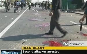 صورة عن التلفزيون لاثار الدماء في موقع التفجير امس	اپ﻿