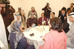 دبدر الشريعان ودسلوى الجسار ومناجي العبدالهادي ونورية السداني خلال اللقاء﻿