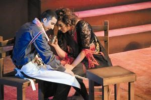 فاطمة الصفي وابراهيم الشيخلي في مسرحية تاتانيا
﻿