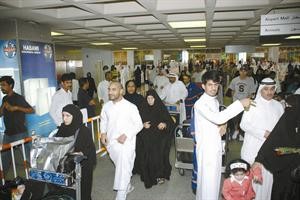 مطار الكويت شهد ازدحاما غير طبيعي نتيجة لتاخر عودة رحلات الحج هذا العام
﻿