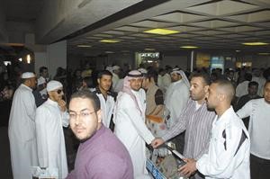 حجاج كويتيون عبروا عن استيائهم من طول الانتظار في مطار جدة
﻿