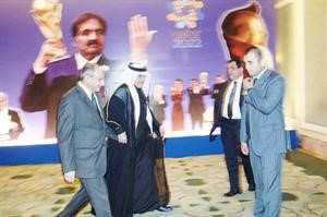 السفير القطري في القاهرة ودرشيد الحمد خلال الاحتفال
