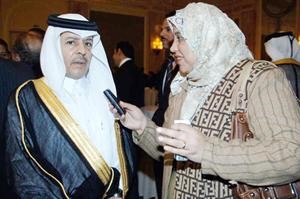 ناصر عبد السيد
﻿﻿السفير القطري متحدثا للزميلة هناء السيد﻿