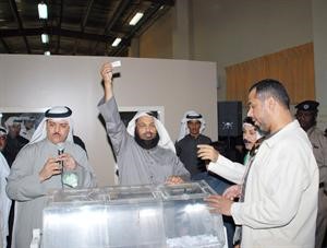 فالح الشمري يعلن اسماء الفائزين بالقرعة
