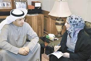 د بدر الشريعان متحدثا للزميلة دارين العلي