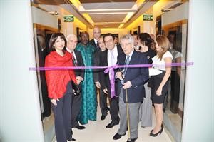 قص الشريط ايذانا بافتتاح مركز ايميجز﻿