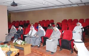 دفاضل صفر وقيادات البلدية يتابعون استعراض الخطة
