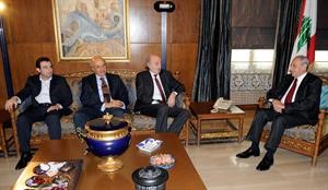 الرئيس نبيه بري مستقبلا النائب وليد جنبلاط بحضور النائبين وائل ابو فاعور واكرم شهيبمحمود الطويل