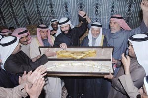 وهدية اخرى تعبيرا عن المحبة